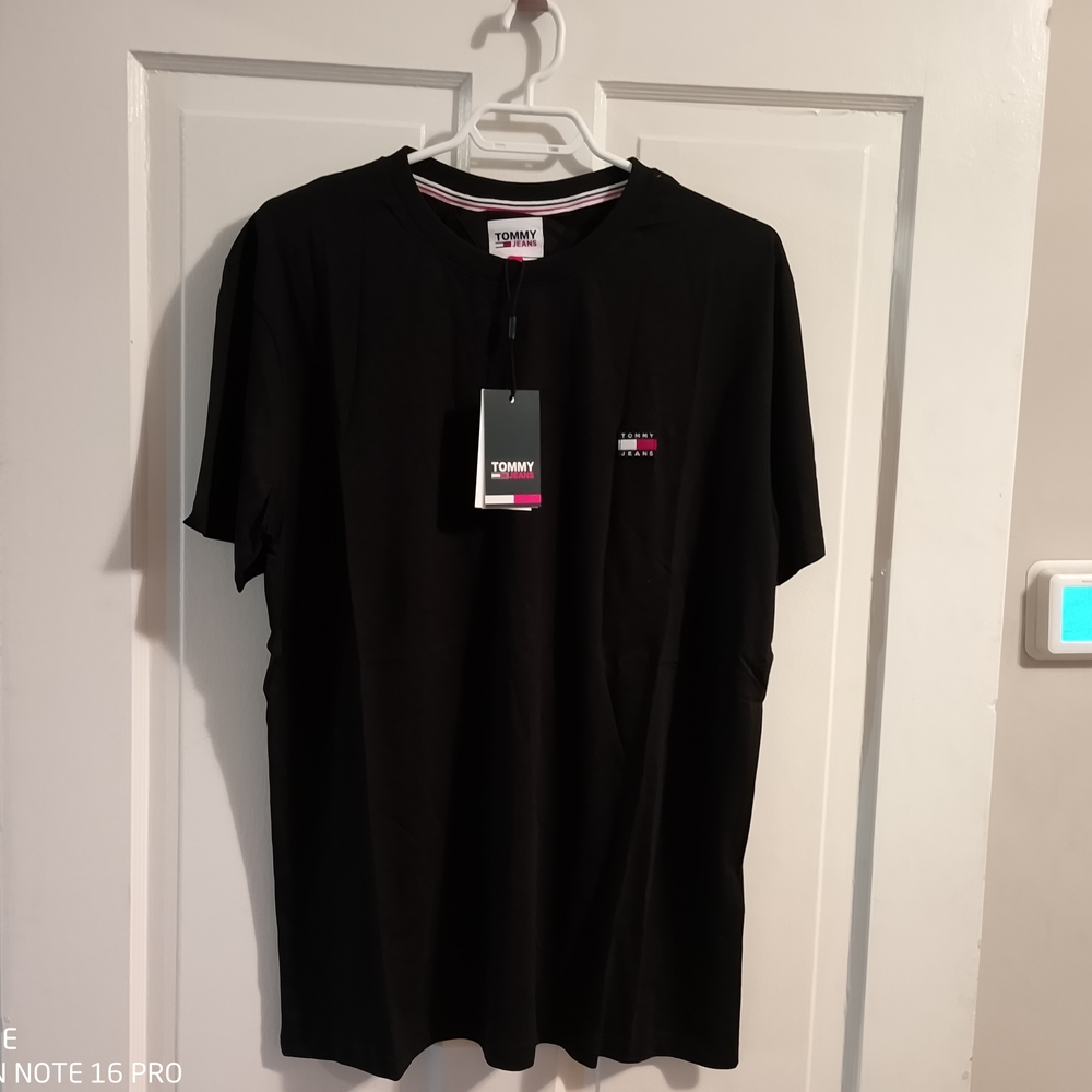 Tommy Hilfiger Black Short Sleeve Tee Classic Crew Neck